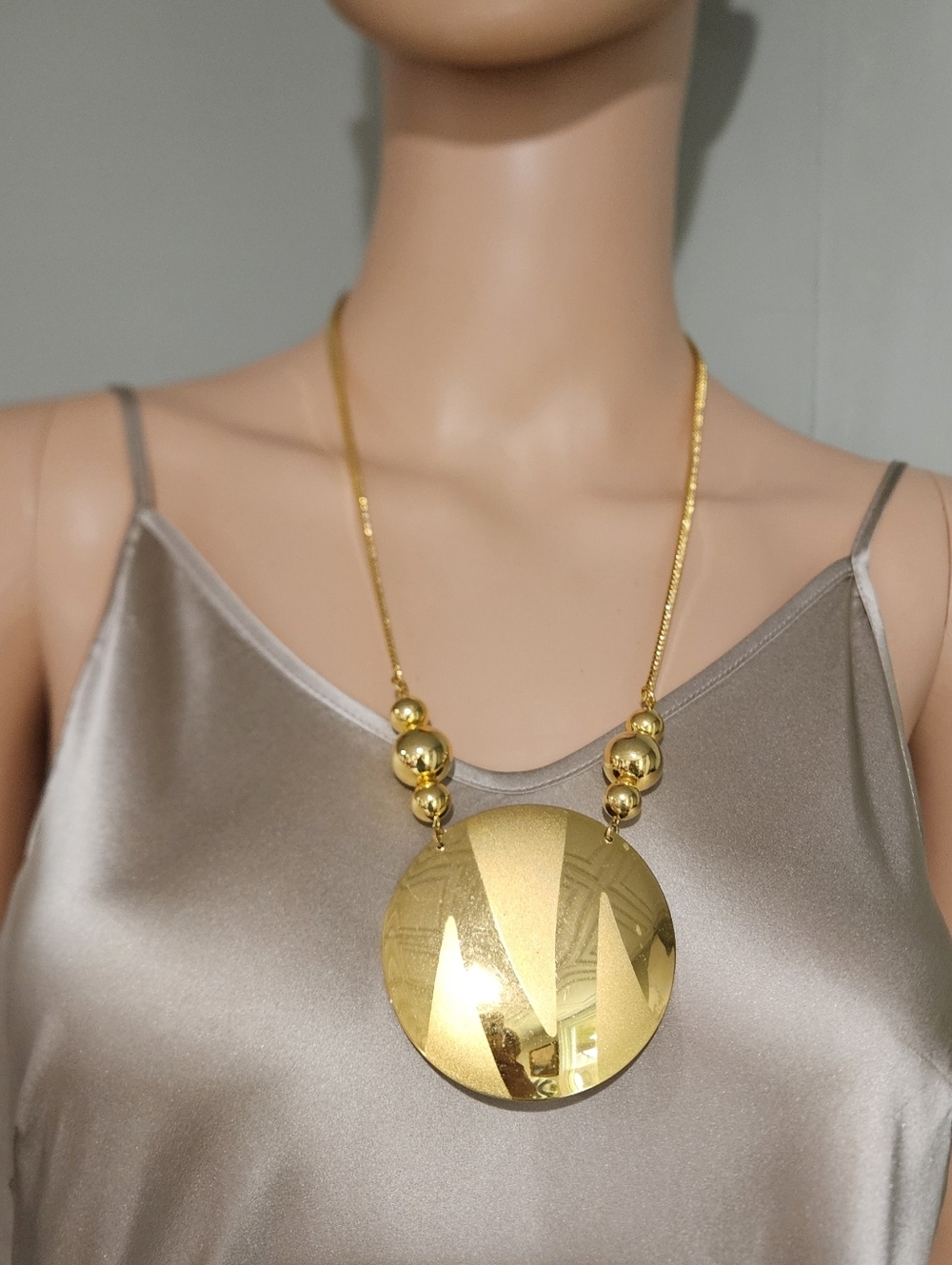 Vintage 1980s Gold Tone Medallion Statement Necklace